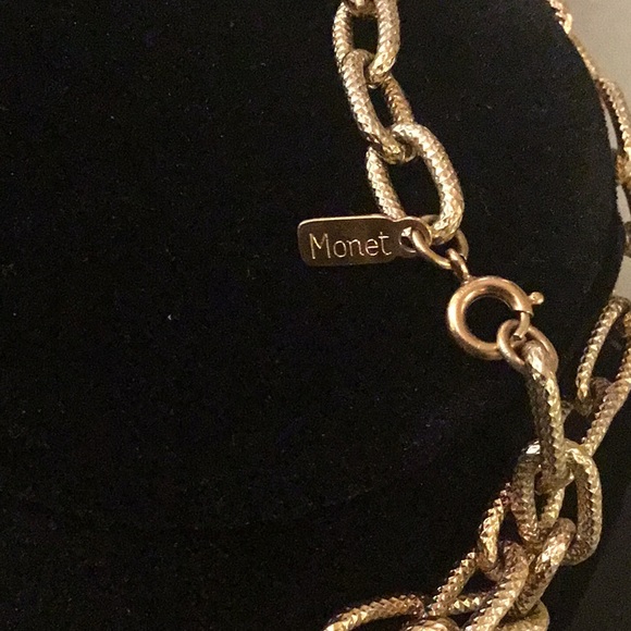 “MONET 14k Gold EMBRACED NECKLACE “🌹 - Picture 3 of 3
